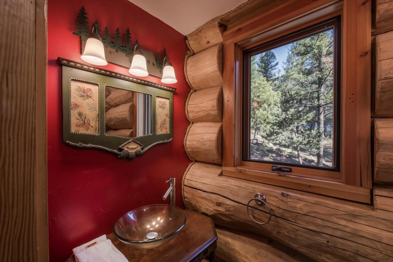 Bear Foot Lodge, 2 Bedrooms, Sleeps 6, Gas Grill, Walk to River, Hot Tub Ruidoso Buitenkant foto